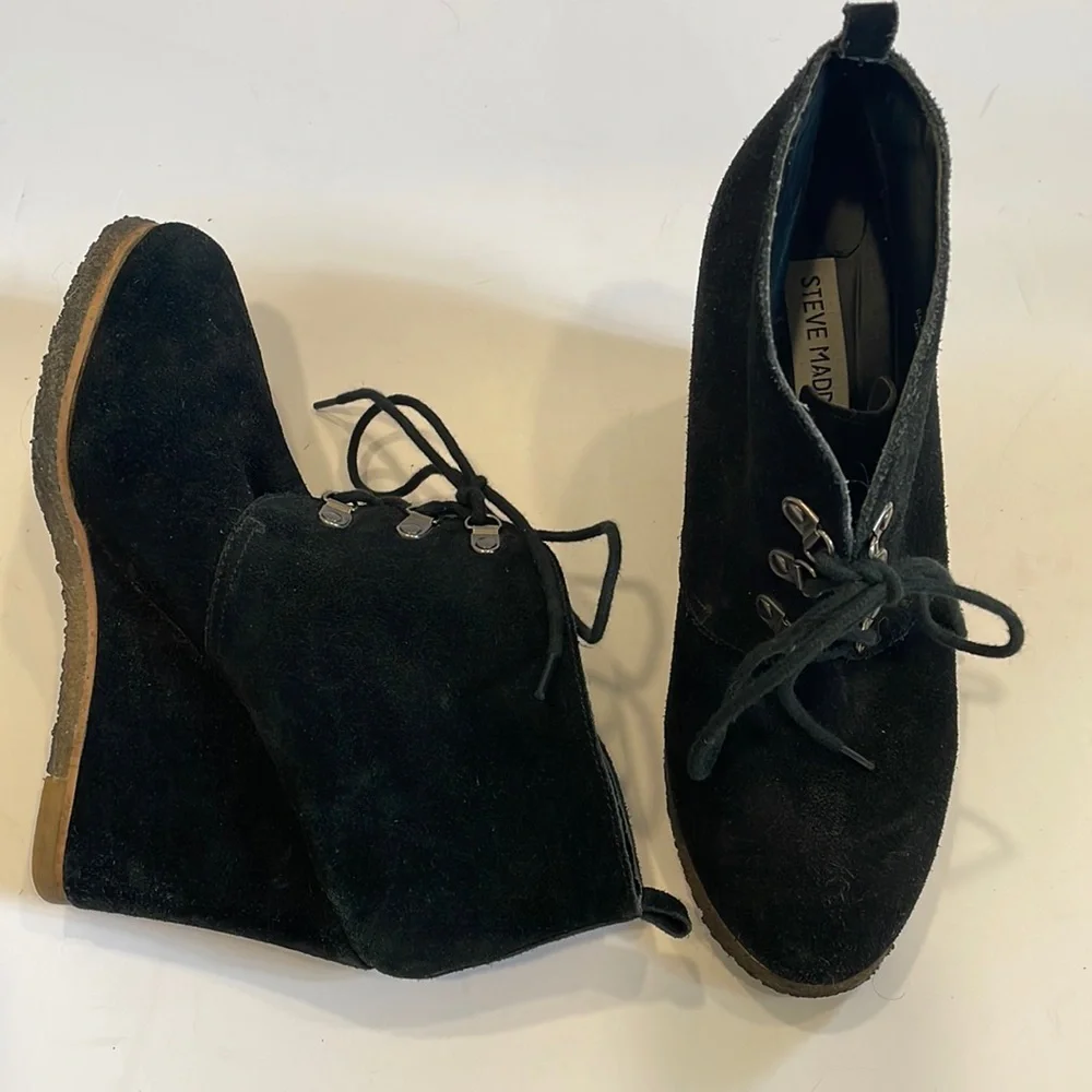 STEVE MADDEN Tanngoo Suede Wedge Lace Up Booties size 9 - Picture 1 of 11